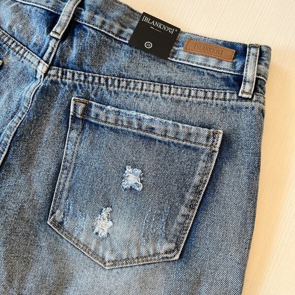 Blank NYC Distroyed Cut Off Button Fly Denim Shorts Medium Wash Women’s size 28 - Picture 6 of 10